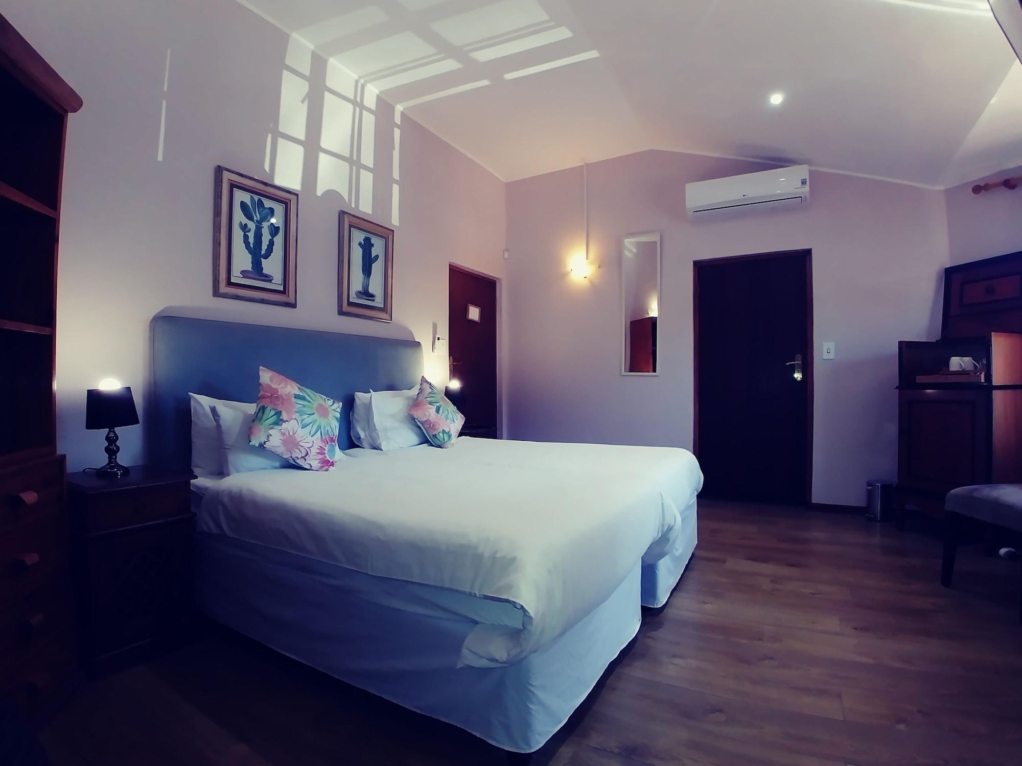 Winelands Villa Guesthouse And Cottages Somerset West Ngoại thất bức ảnh