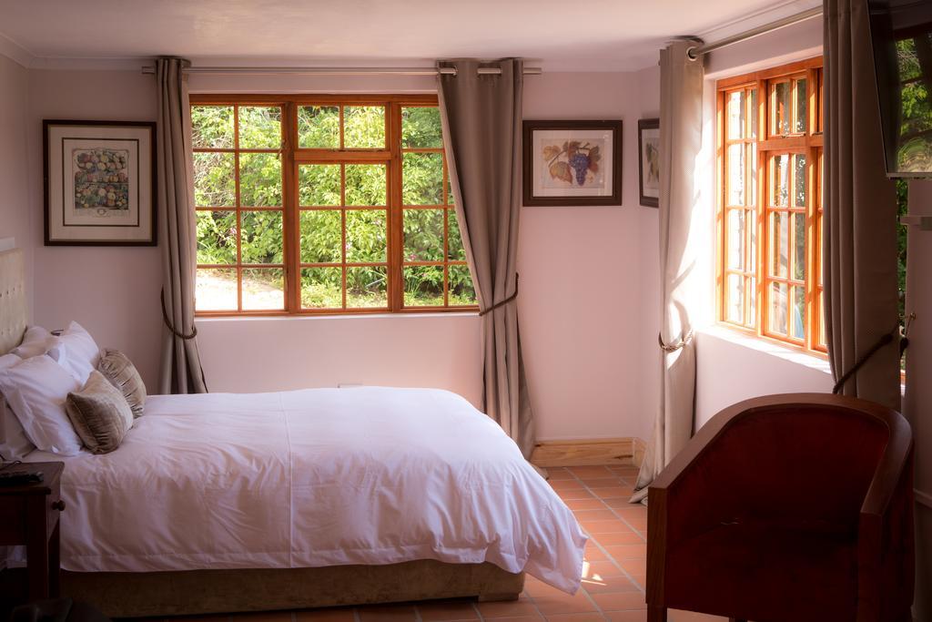 Winelands Villa Guesthouse And Cottages Somerset West Ngoại thất bức ảnh