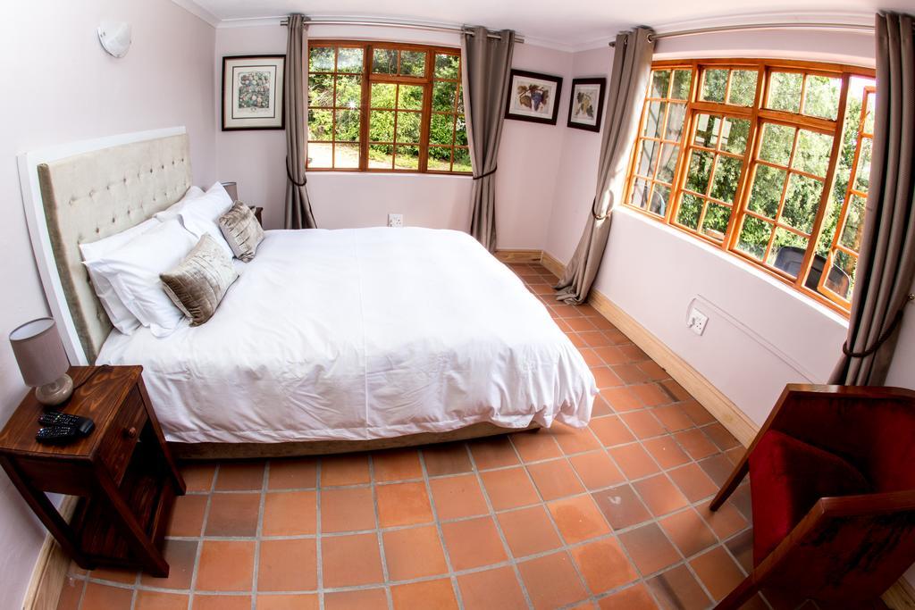Winelands Villa Guesthouse And Cottages Somerset West Ngoại thất bức ảnh