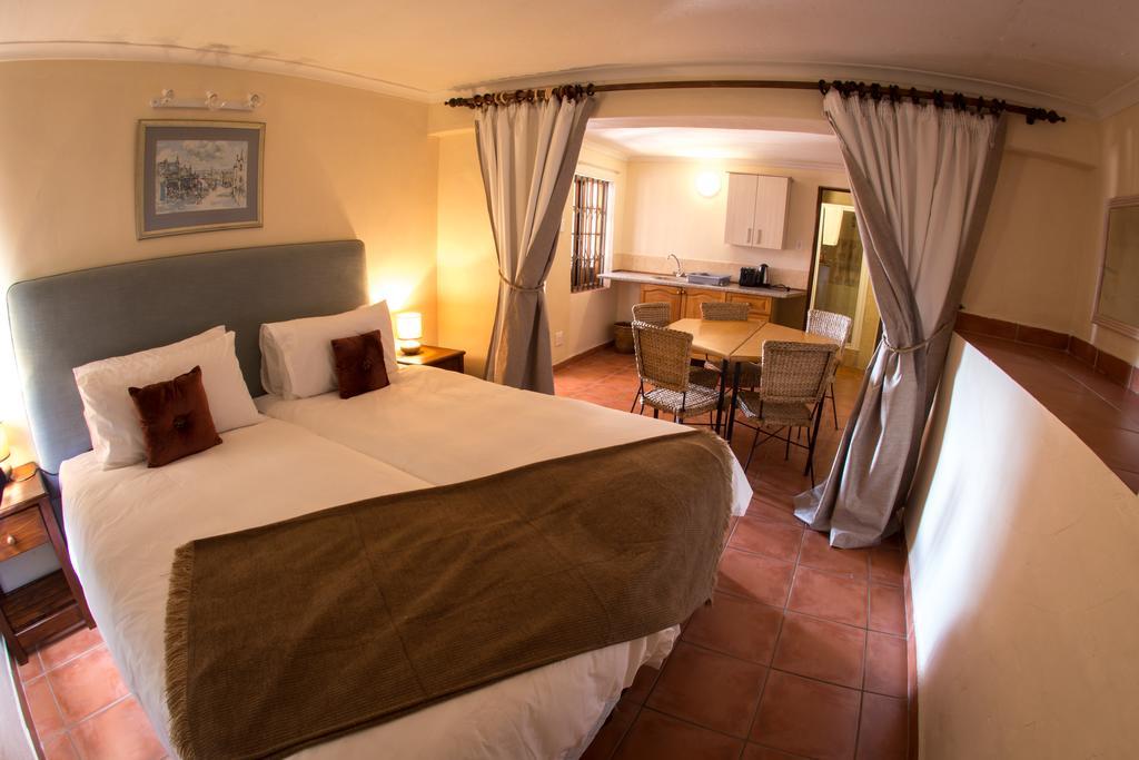 Winelands Villa Guesthouse And Cottages Somerset West Ngoại thất bức ảnh